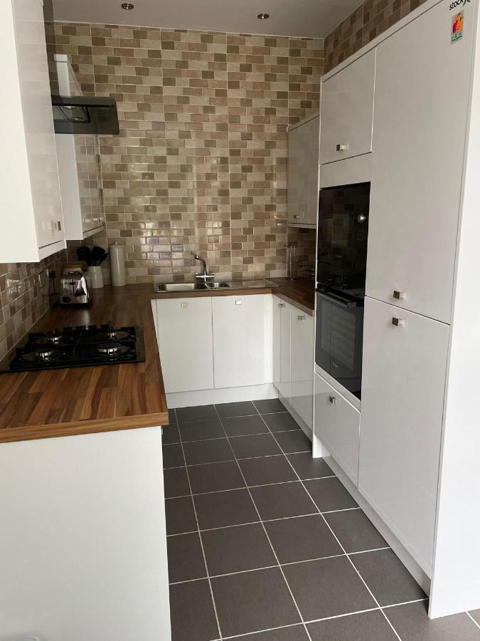 City Centre 1 Bed Sleeps 4 H5 Кингстън ъпон Хъл Екстериор снимка